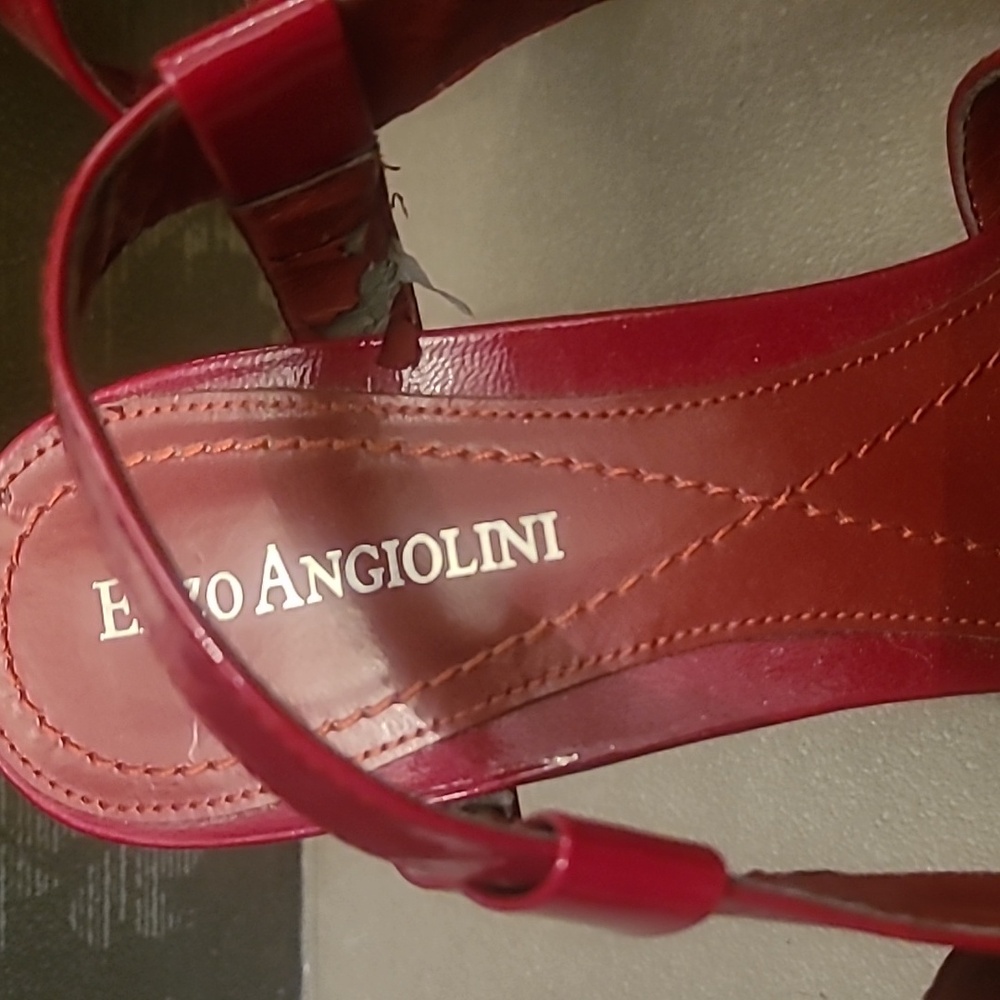 Red Heels - Picture 3 of 4